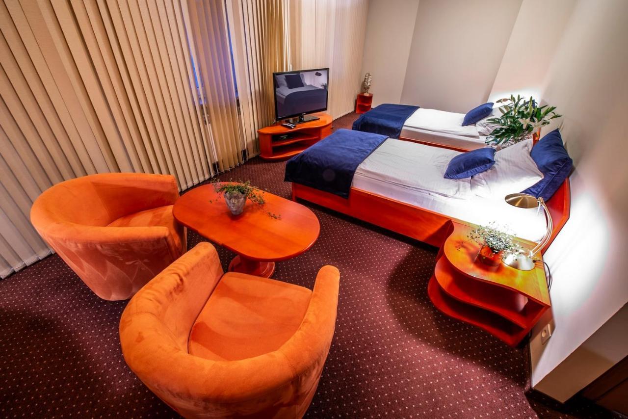 Hotel Royal Γκλίβιτσε Εξωτερικό φωτογραφία