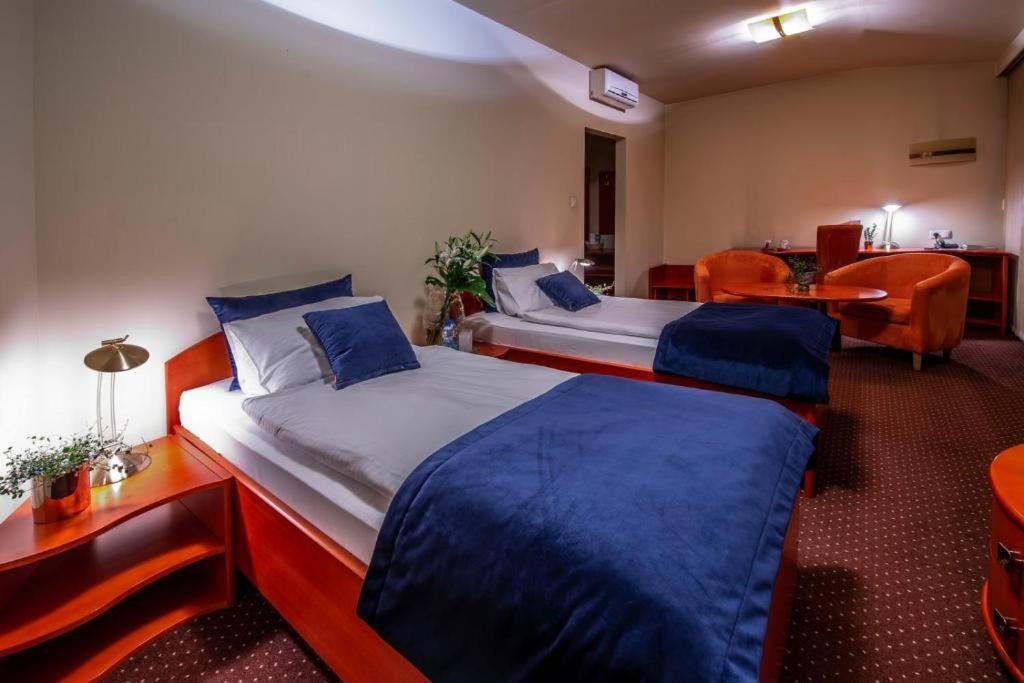 Hotel Royal Γκλίβιτσε Εξωτερικό φωτογραφία