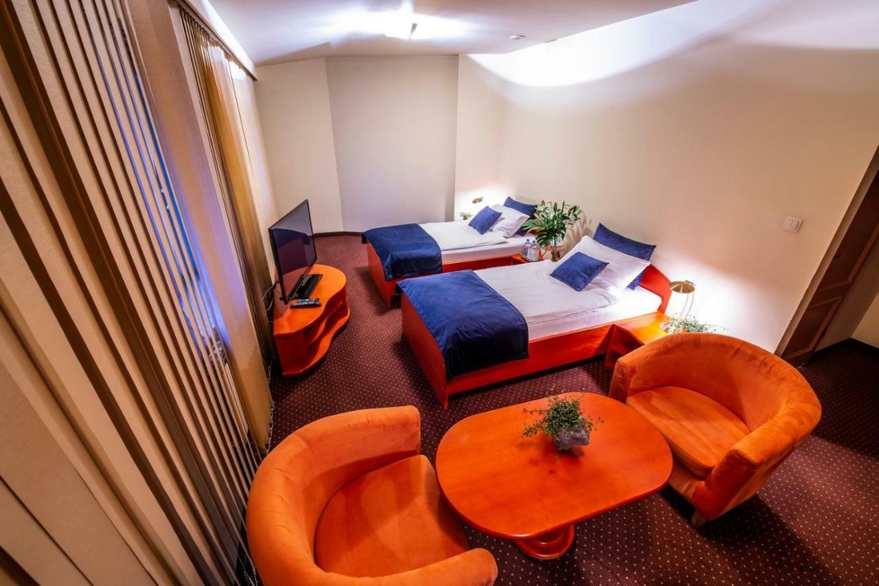 Hotel Royal Γκλίβιτσε Εξωτερικό φωτογραφία